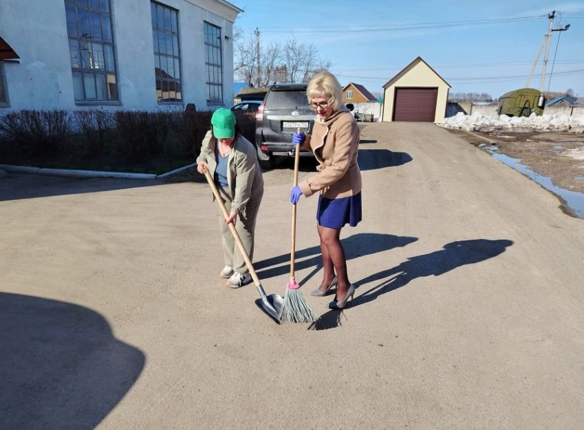 Сотрудники ООО «Балтачевское коммунальное хозяйство»  вышли на субботник