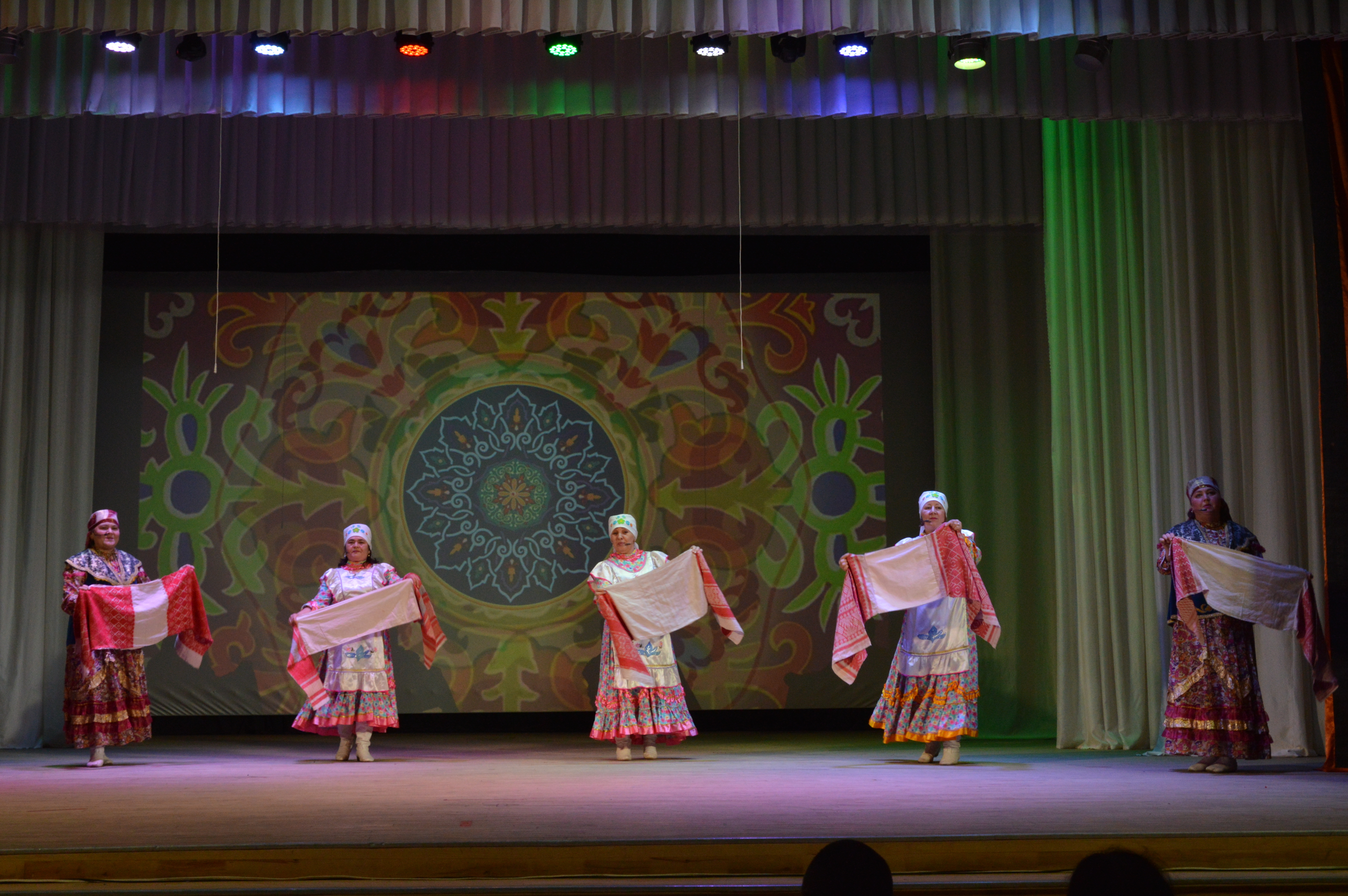 “Җиңү салюты”район фестивале финалында солдатка мәдхия җырланды