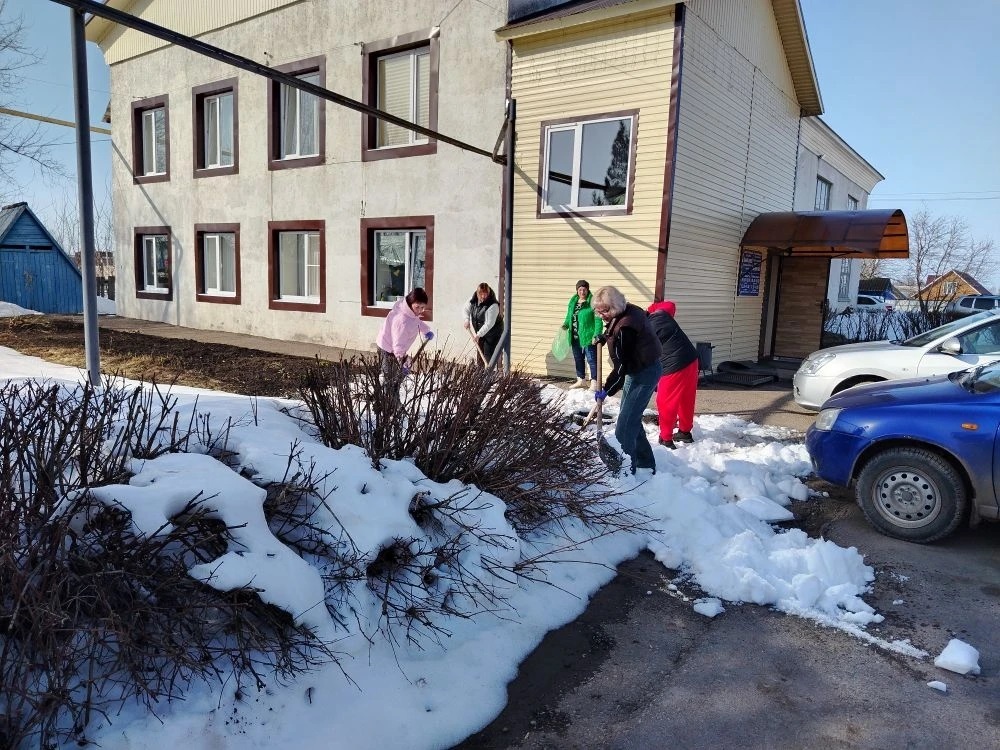 Сотрудники ООО «Коммунальное хозяйство» вышли на субботник