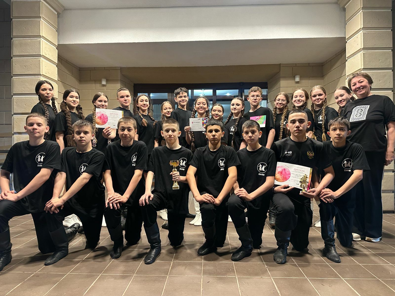 “Зөлфия” Мәскәүне яулады: Балтач биючеләре халыкара сәхнәдә җиңү яулады!