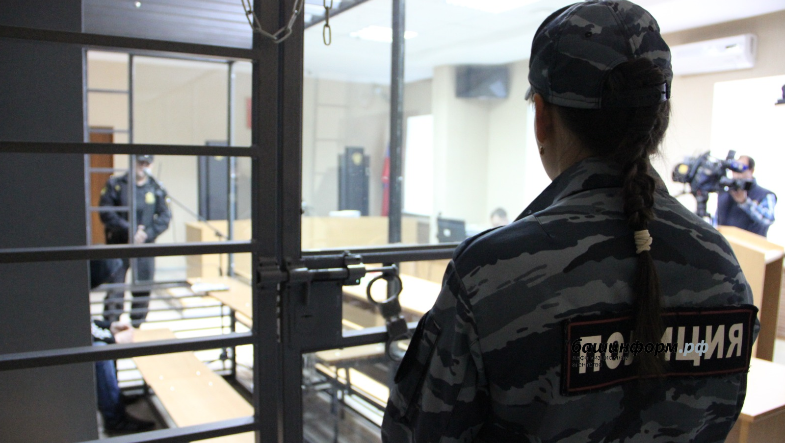 Экс-сотрудников полиции, пытавших жителя Башкирии, отправили за решетку