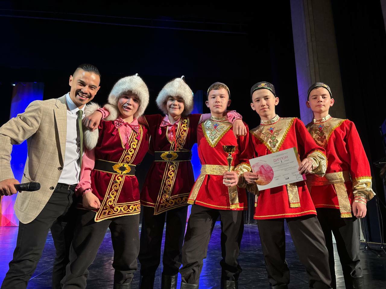 “Зөлфия” Мәскәүне яулады: Балтач биючеләре халыкара сәхнәдә җиңү яулады!