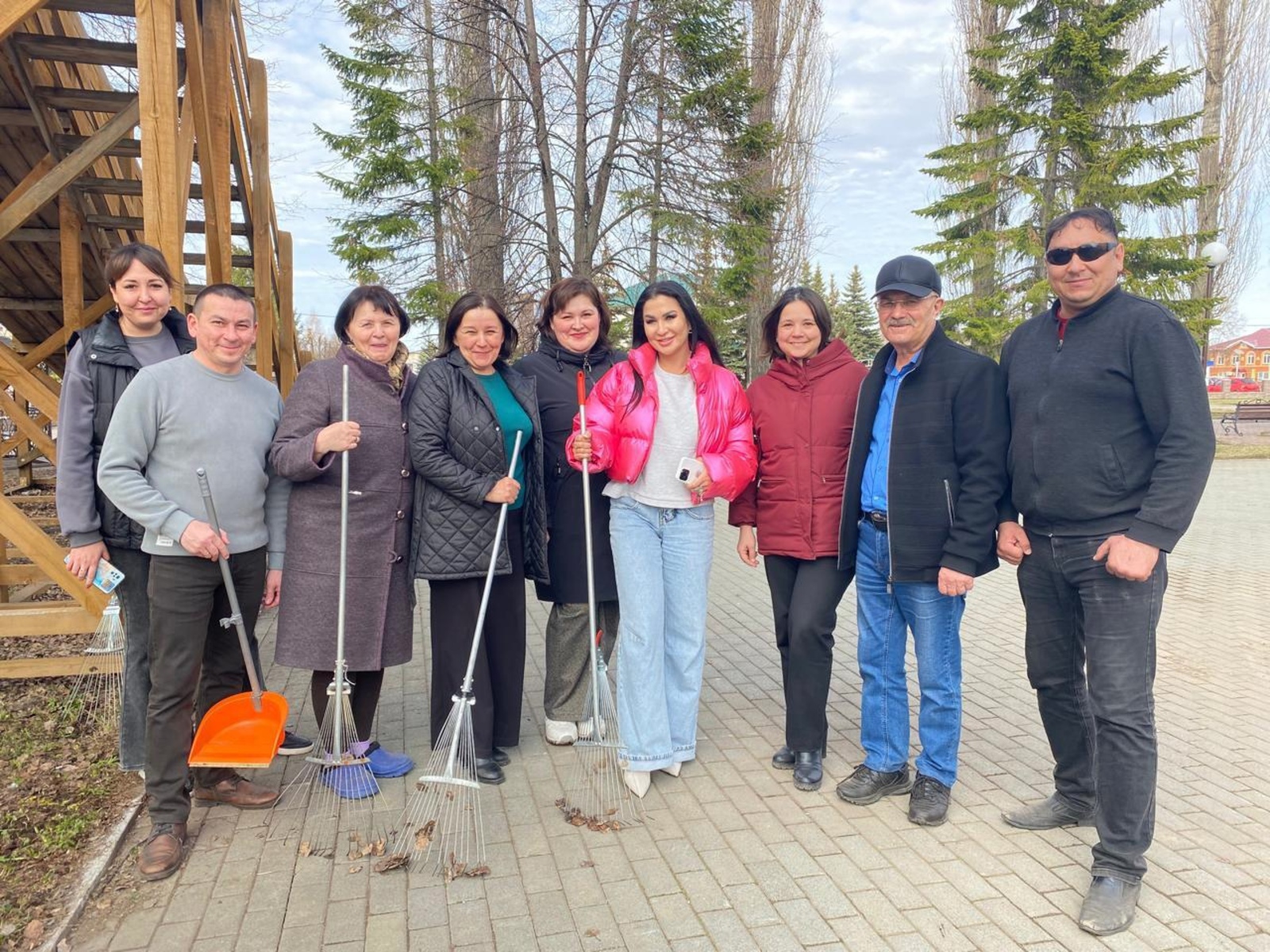 Илсөя Бәдретдинова белән  өмәдә мизгел