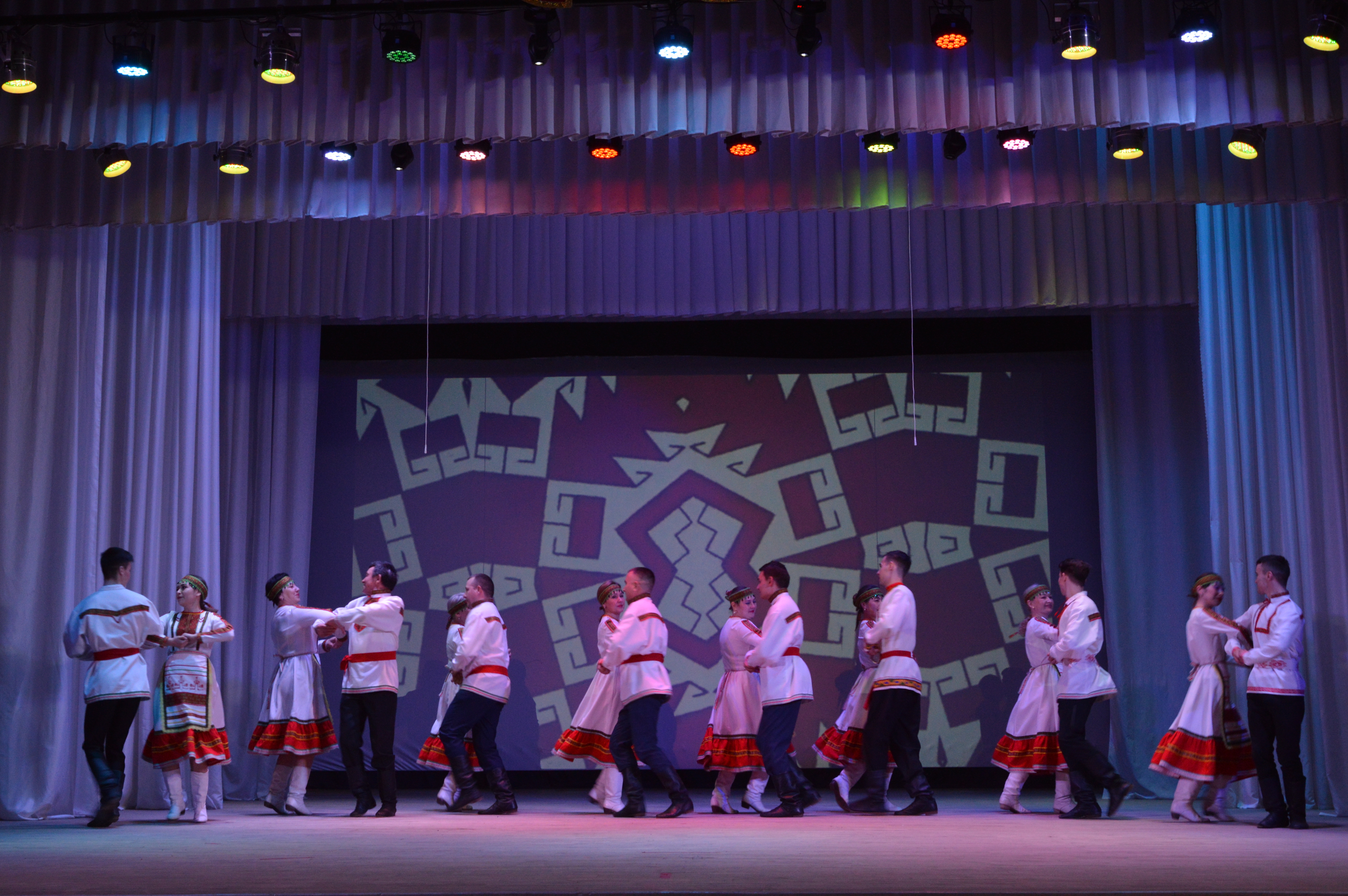 “Җиңү салюты”район фестивале финалында солдатка мәдхия җырланды