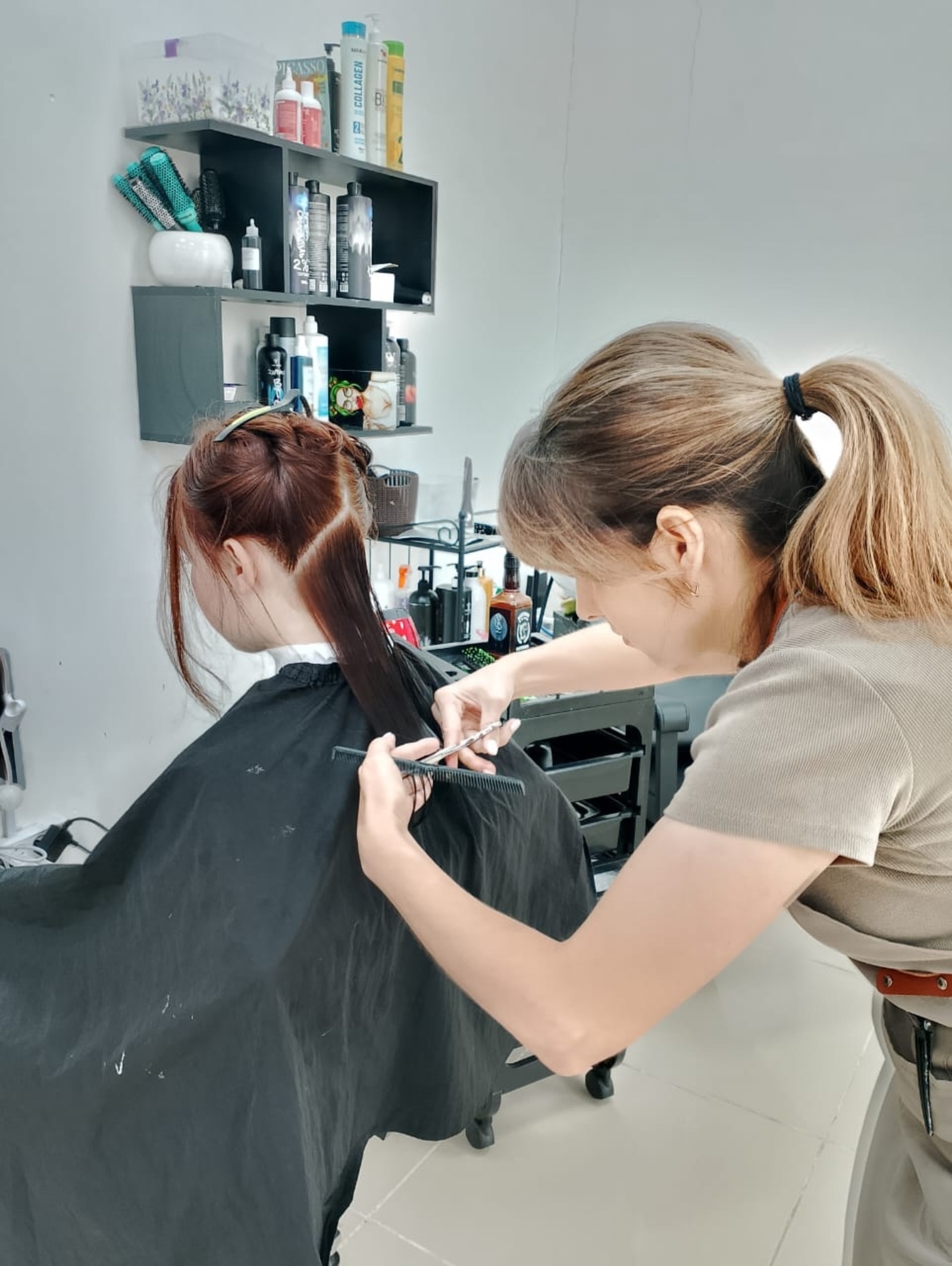 Балаларга шатлык бүләк итте ул