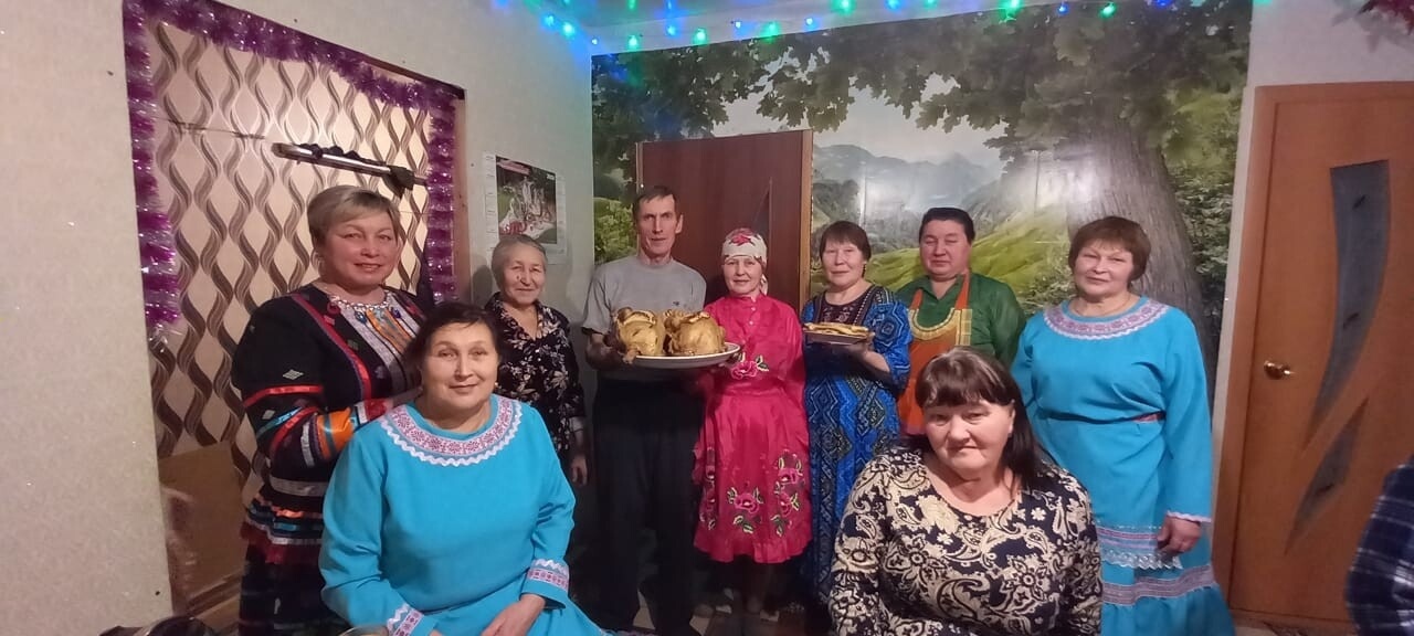 Жители деревни Нижнеиванаево собрались на праздник "Ятас пайрем"