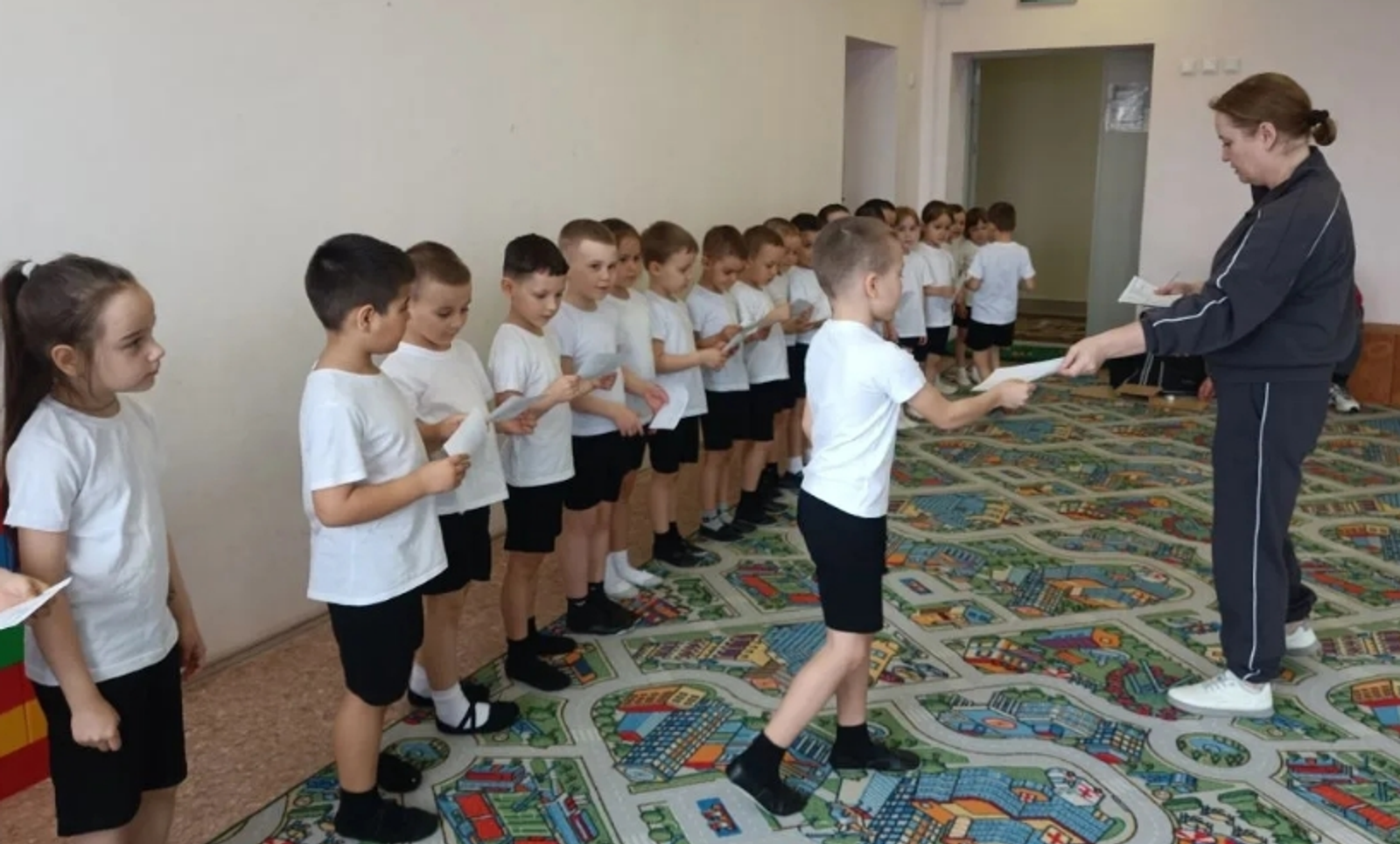 Хезмәткә һәм оборонага әзер