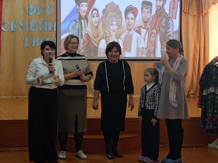 Фестиваль «В семье единой узоры родной страны» в Старобалтачевской средней школе