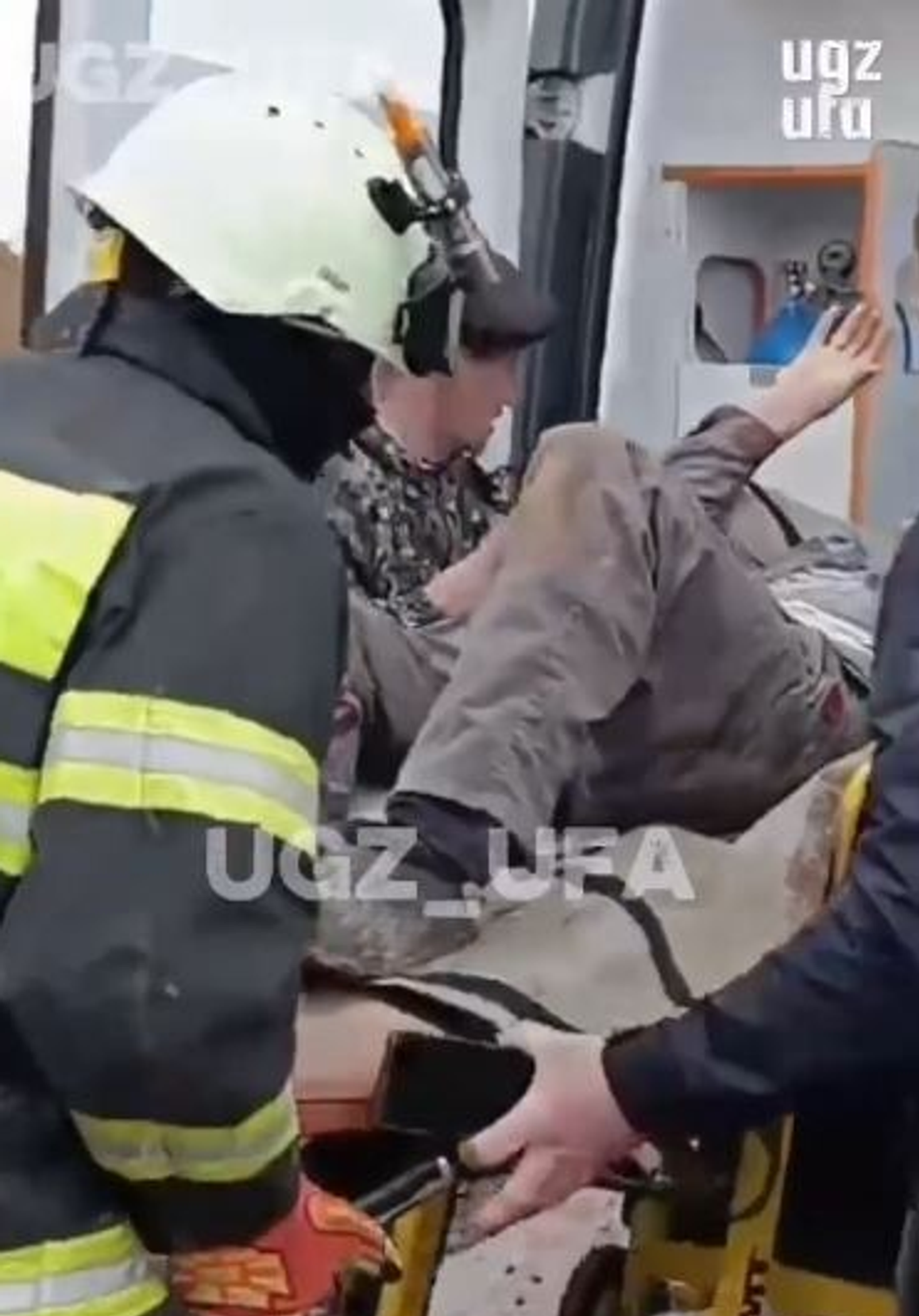 В Башкирии мужчина оказался под колесами собственного грузовика