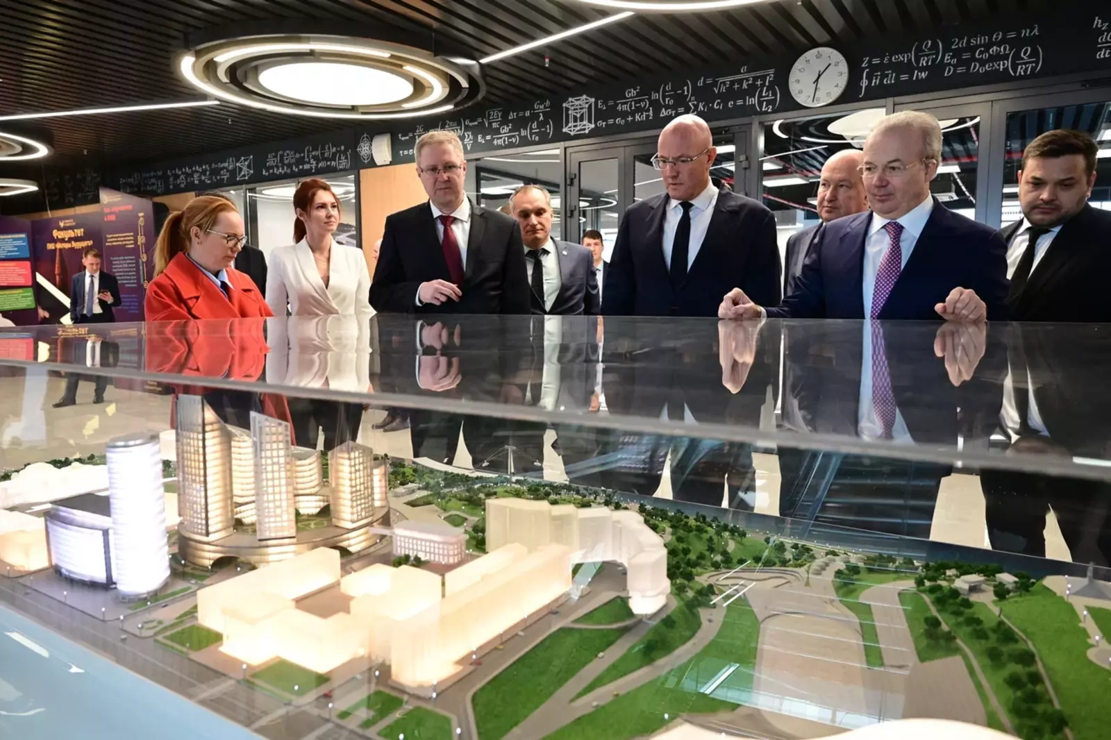 Дмитрий Чернышенко оценил ход строительства Межвузовского кампуса в Уфе