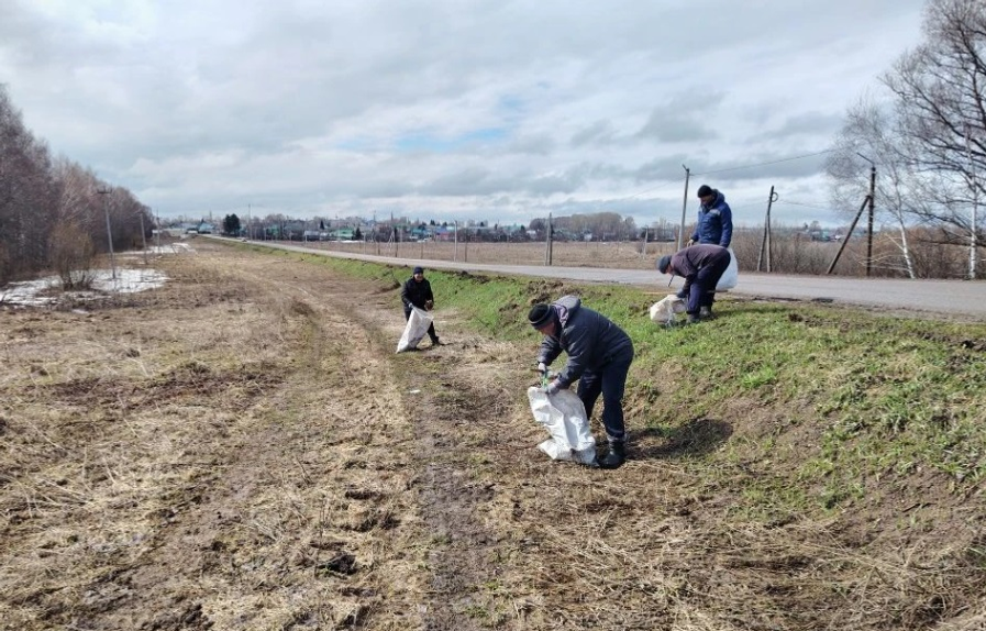 Балтачта “Коммуналь-хуҗалык” җәмгыяте эшчәннәре чистарту өмәсенә чыкты
