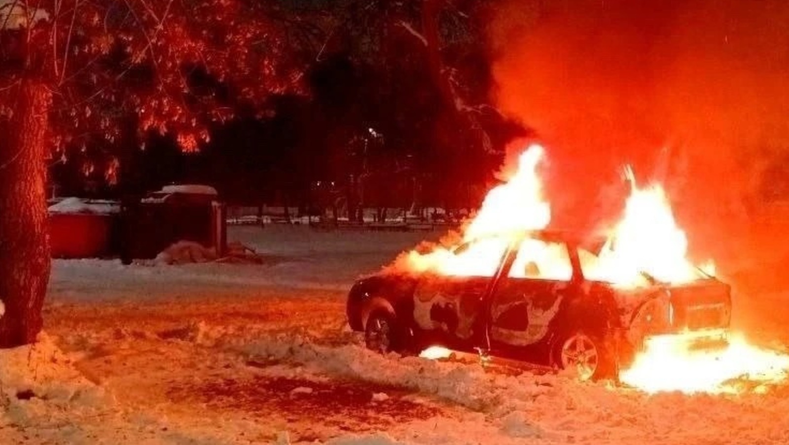 В Башкирии ревнивец поджег машину бывшей девушки