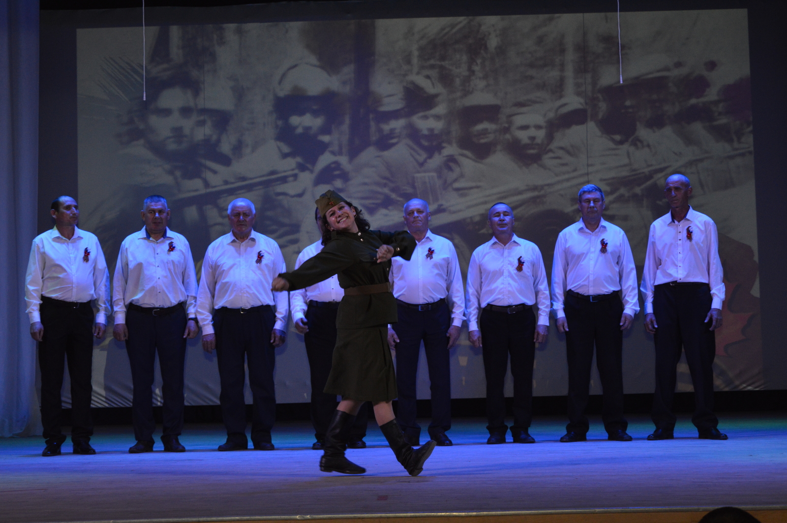 “Җиңү салюты”район фестивале финалында солдатка мәдхия җырланды