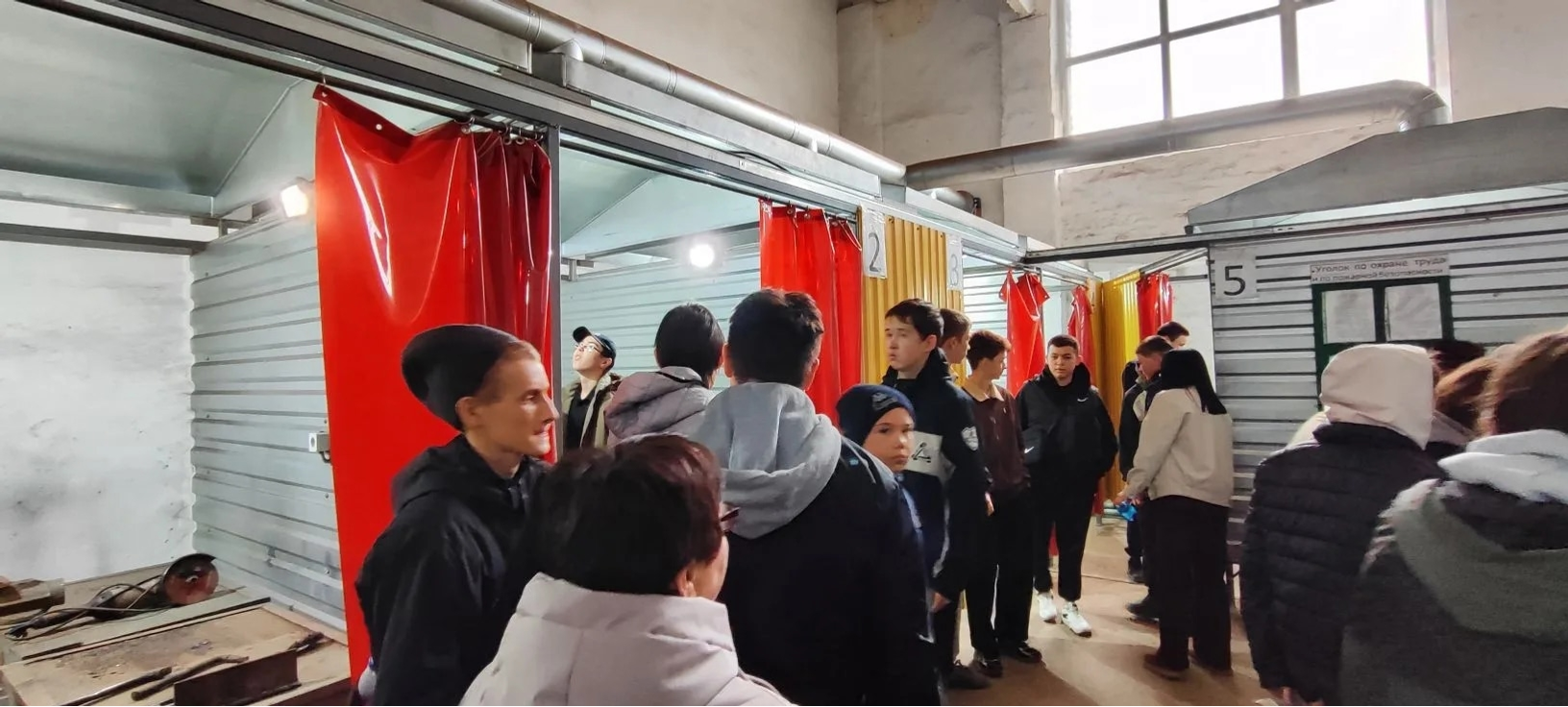 Девятиклассники Верхнекарышево познакомились с профессиями в сельскохозколледже