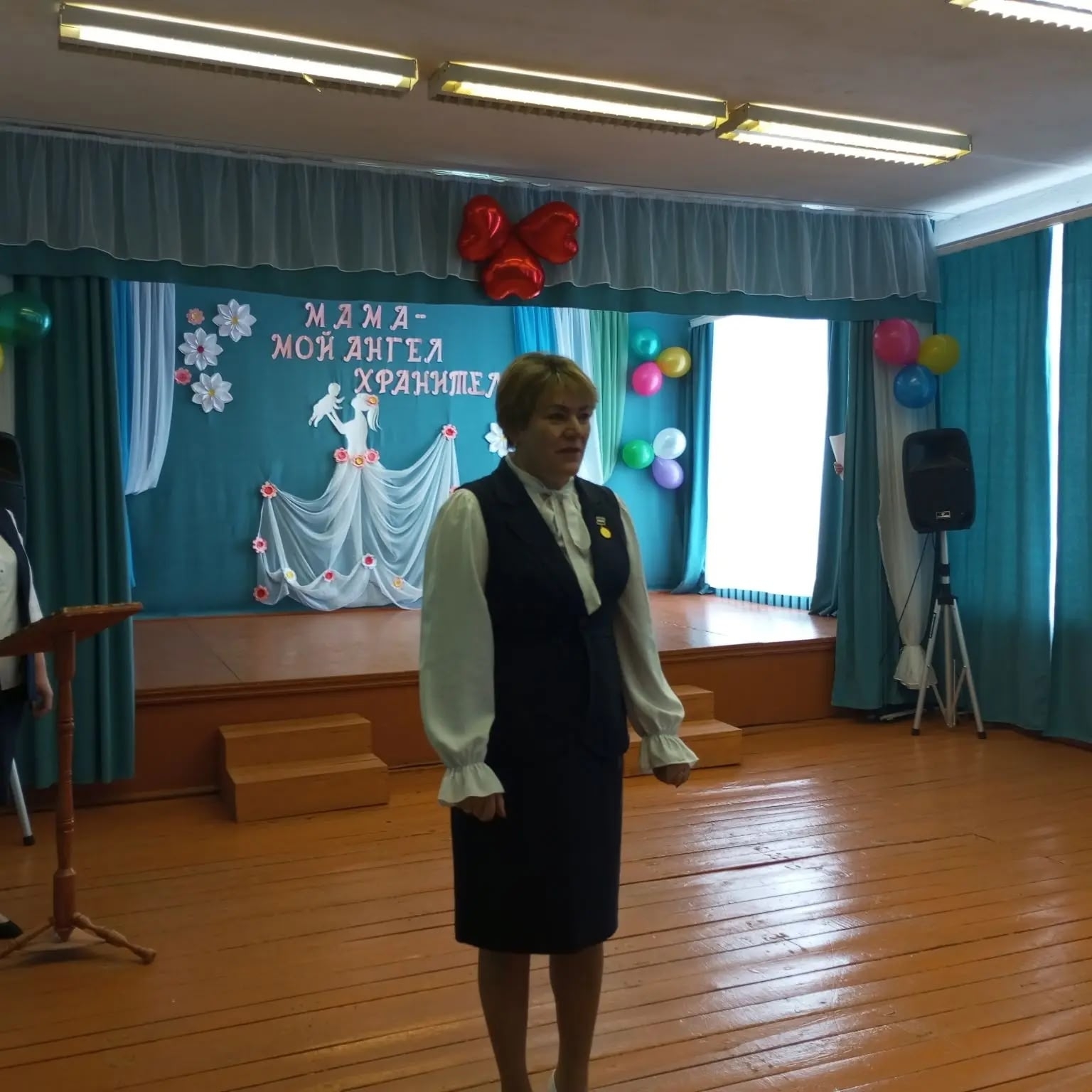 Праздник для мам и бабушек: в школе отметили Международный женский день