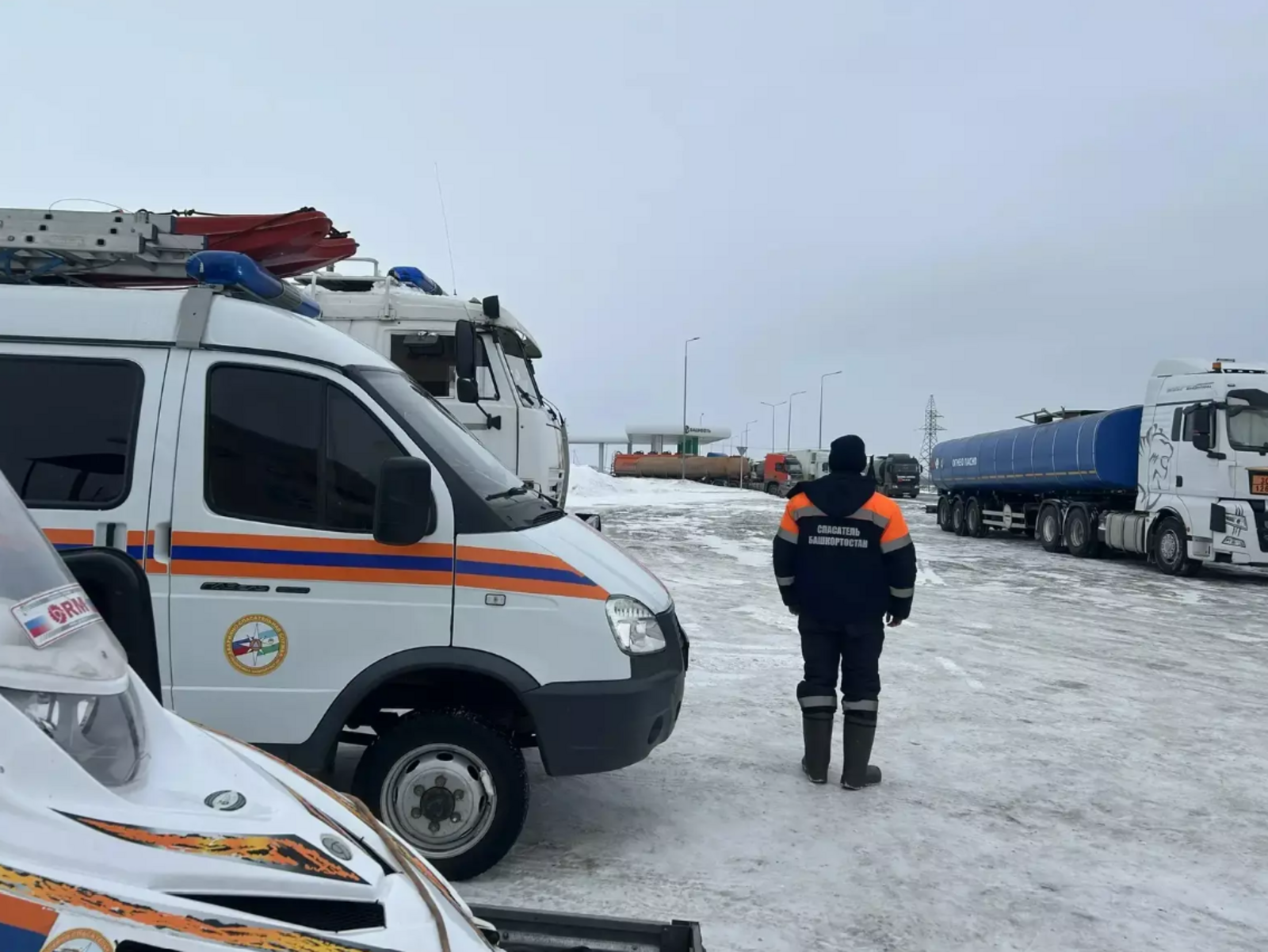 Спасатели вышли на трассы в Башкирии для помощи водителям