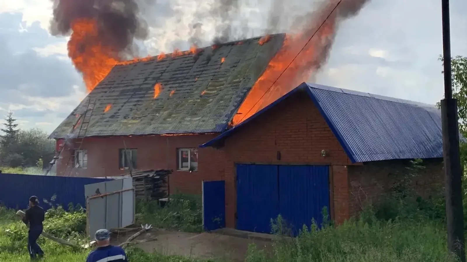 Молния ударила в дом в Башкирии