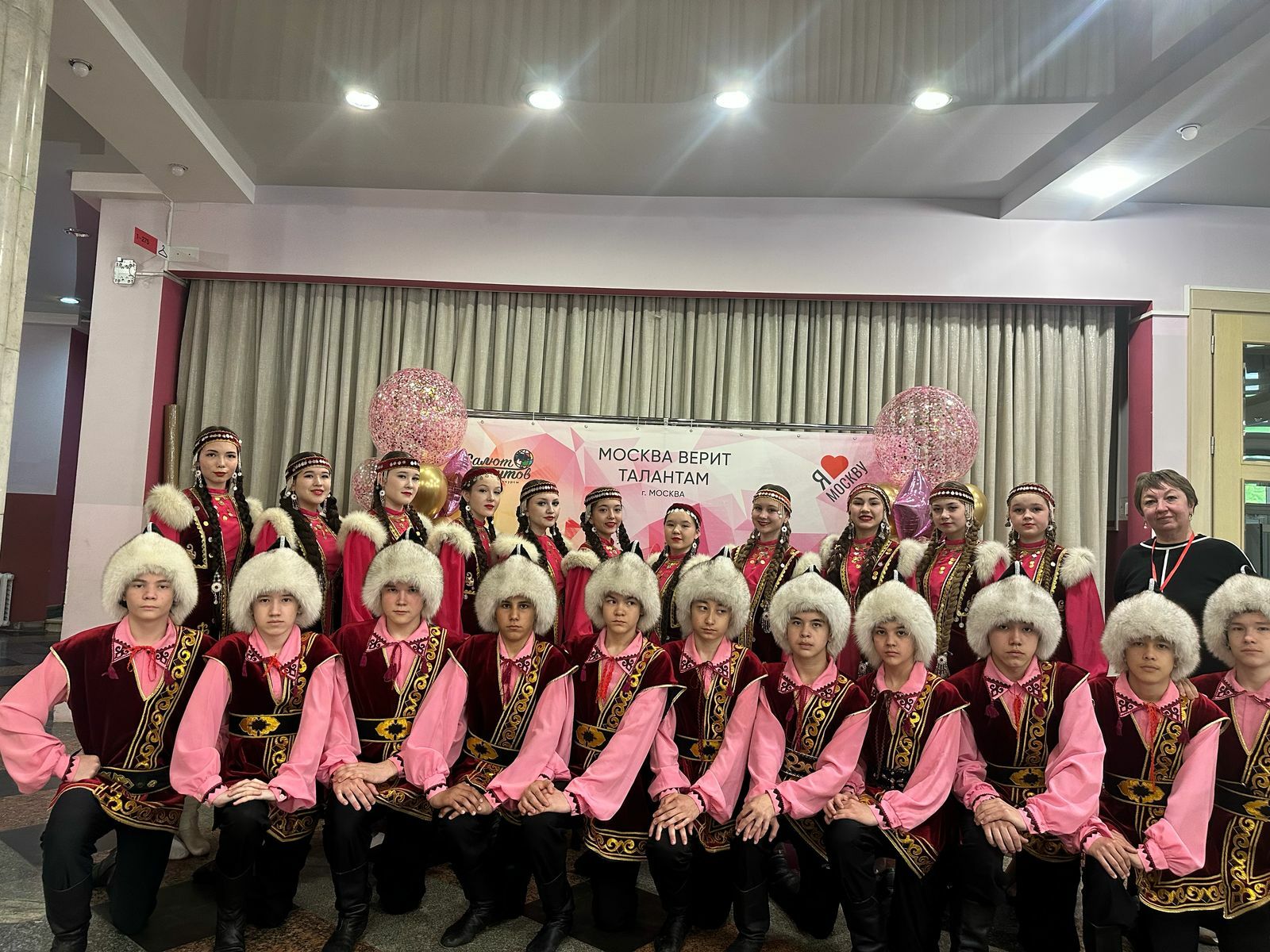 “Зөлфия” Мәскәүне яулады: Балтач биючеләре халыкара сәхнәдә җиңү яулады!