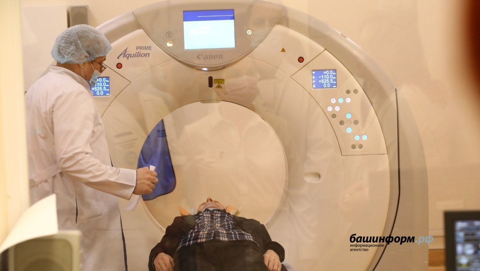 Российские онковакцины включили в полис ОМС